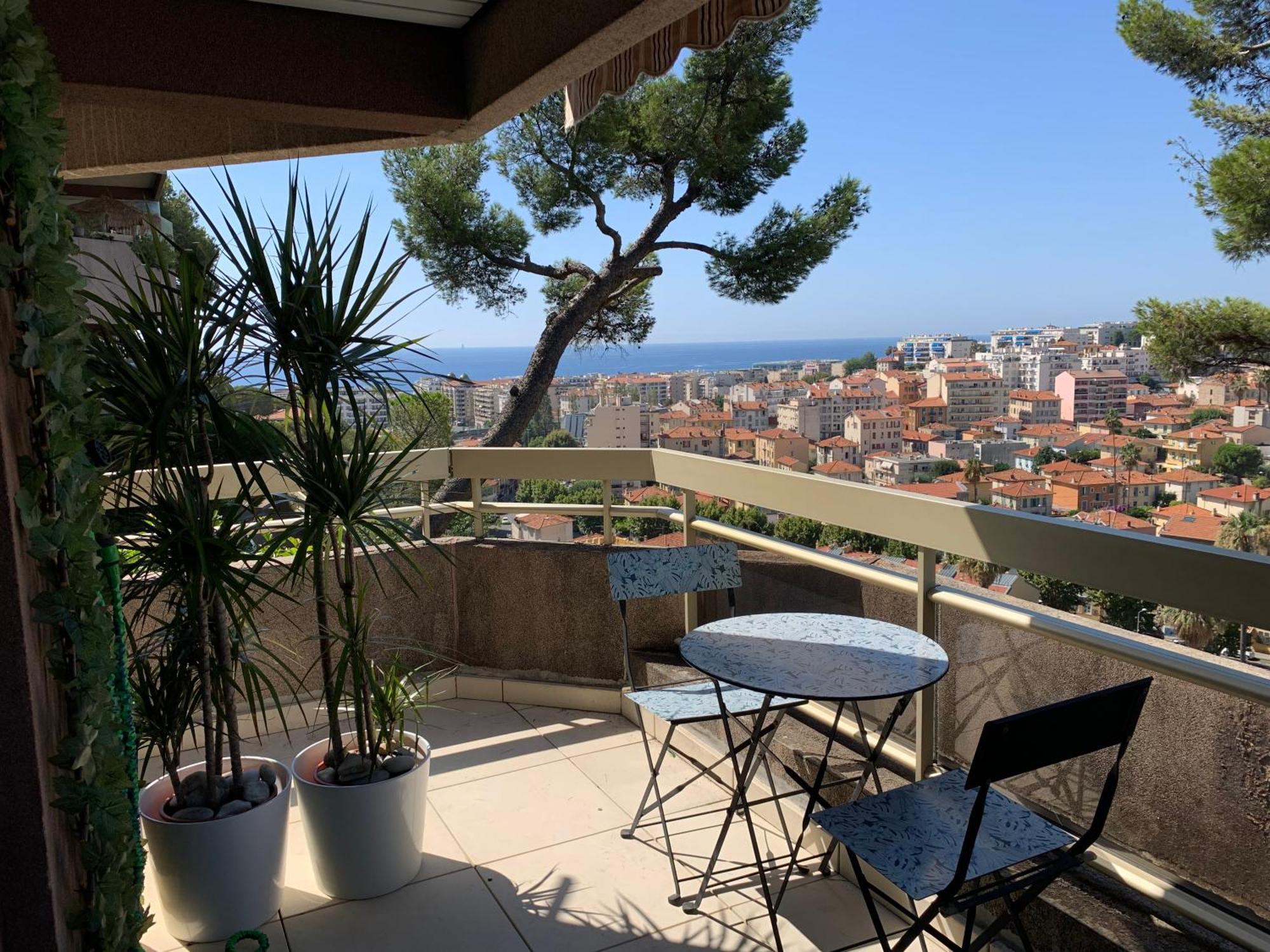 Appartamento Nice, Grand Studio - Piscine - Terrasse Vue Mer Esterno foto